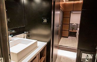 Global Exp 68 - MCP Yachts - Cockpit