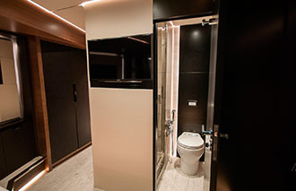 Global Exp 68 - MCP Yachts - Cockpit