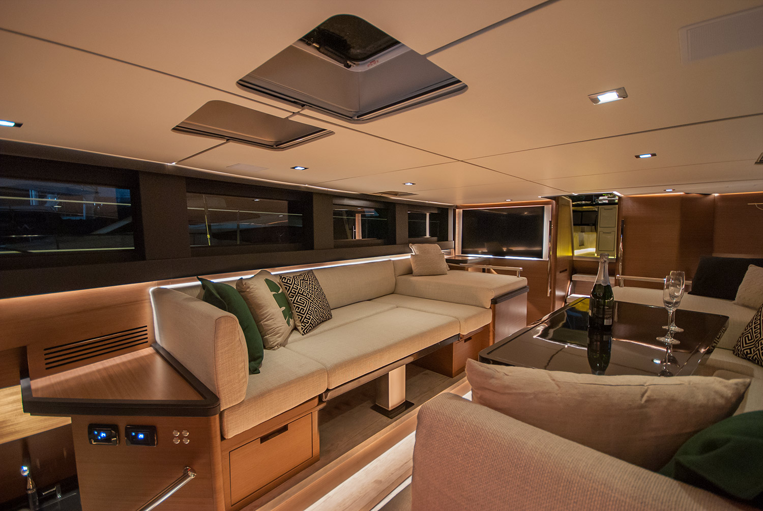Global EXP 68 - MCP Yachts - Cockpit