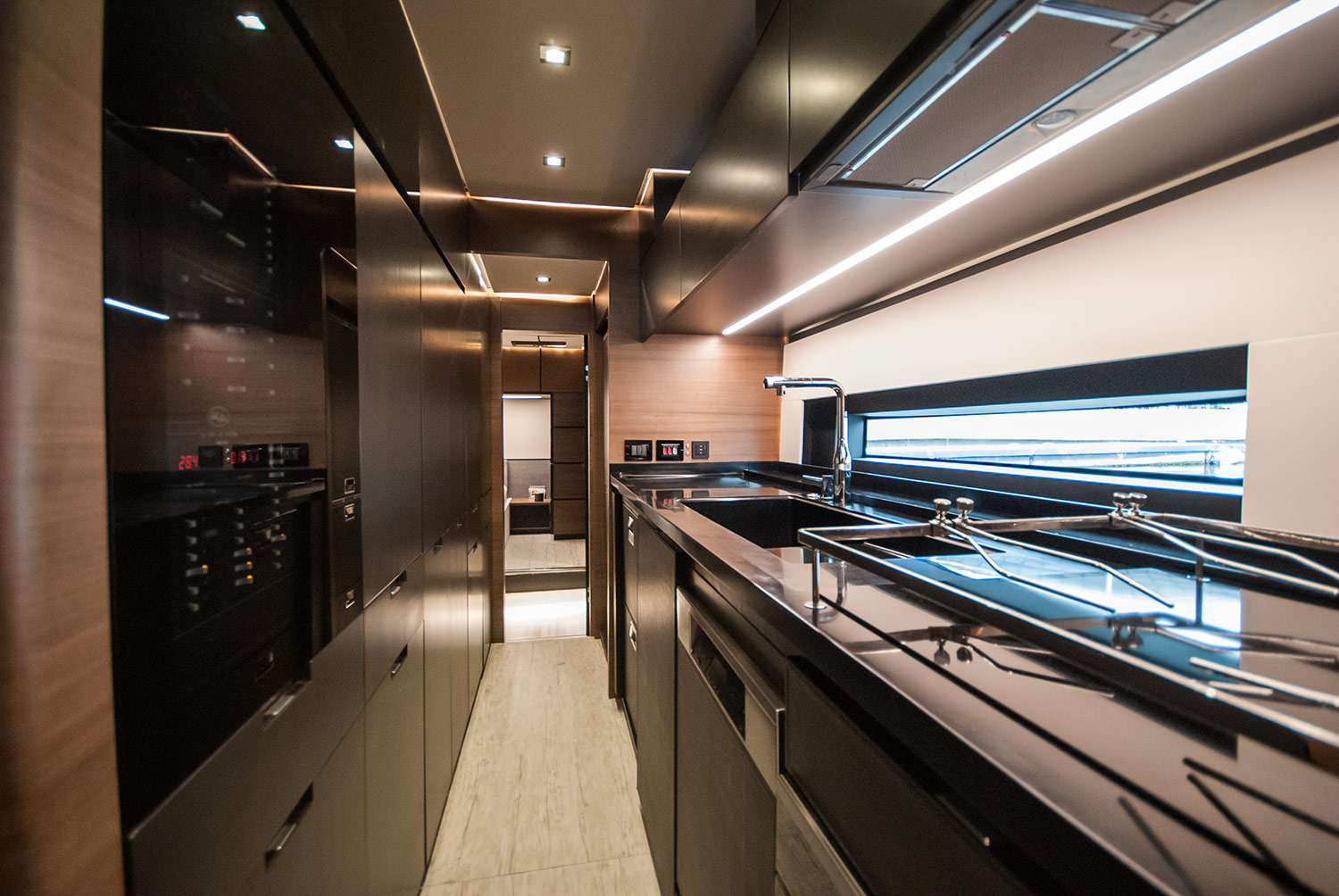 Global EXP 68 - MCP Yachts